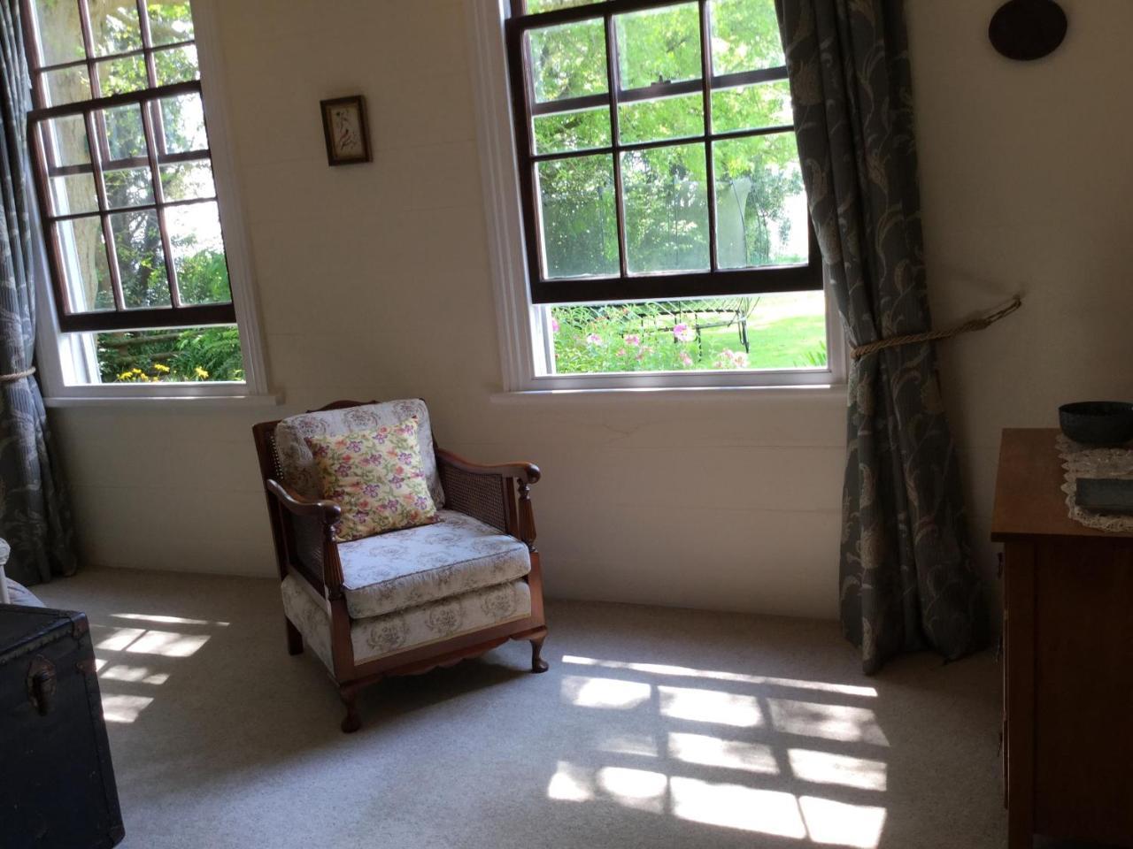 The Old School House Guest House Te Awamutu Exterior photo